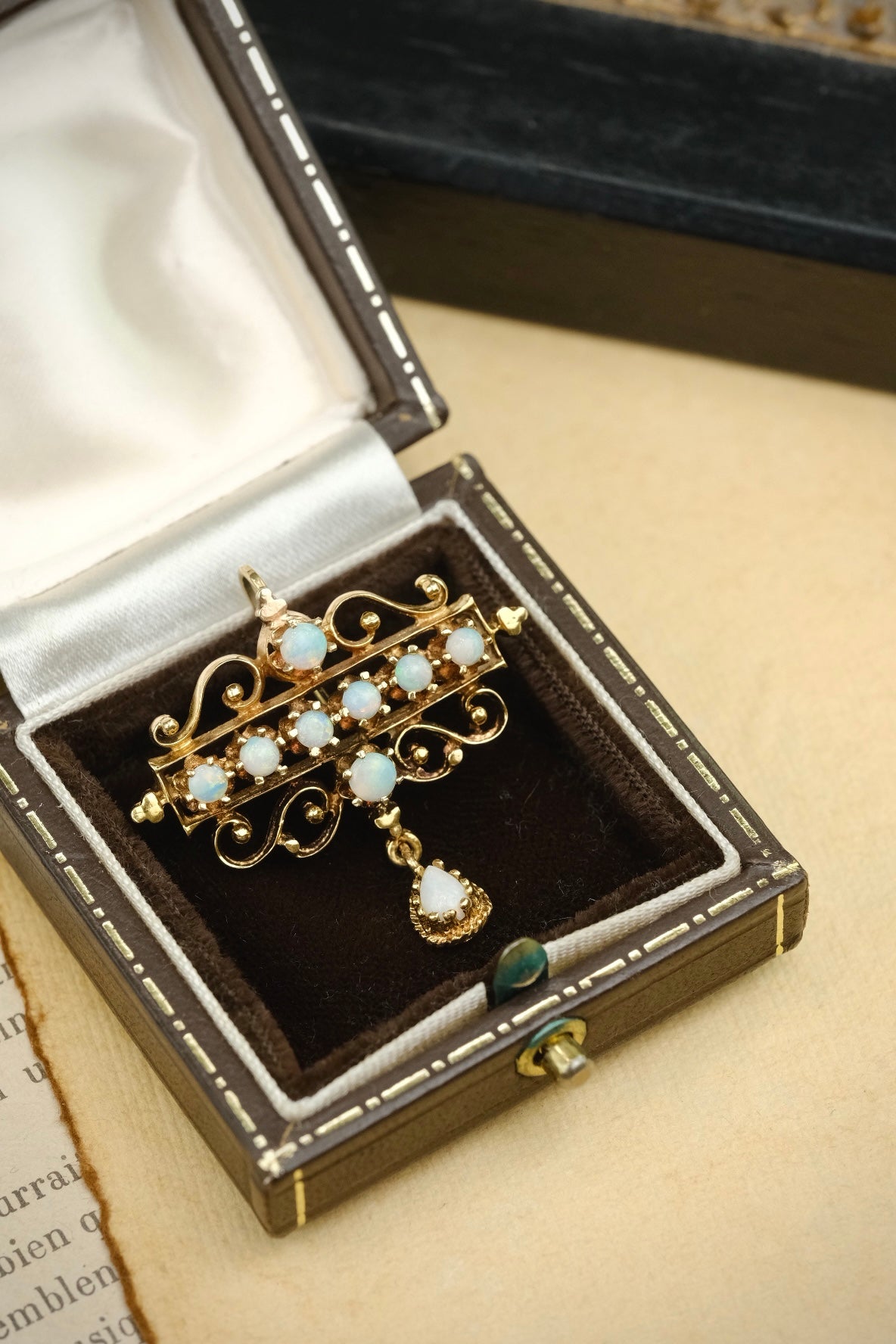 Mid-century 14K gold opal brooch and pendant convertible — image 1