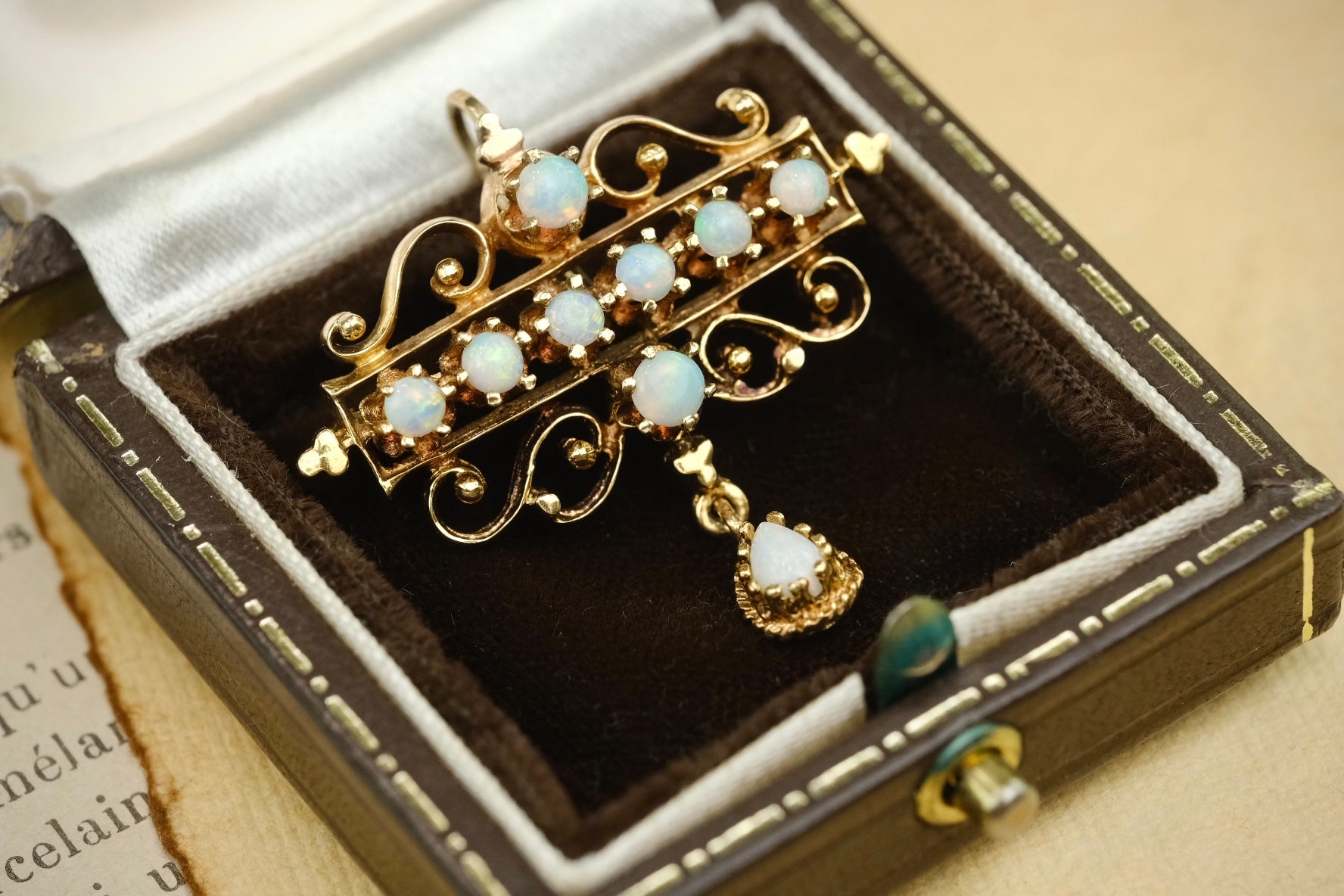 Mid-century 14K gold opal brooch and pendant convertible — image 2