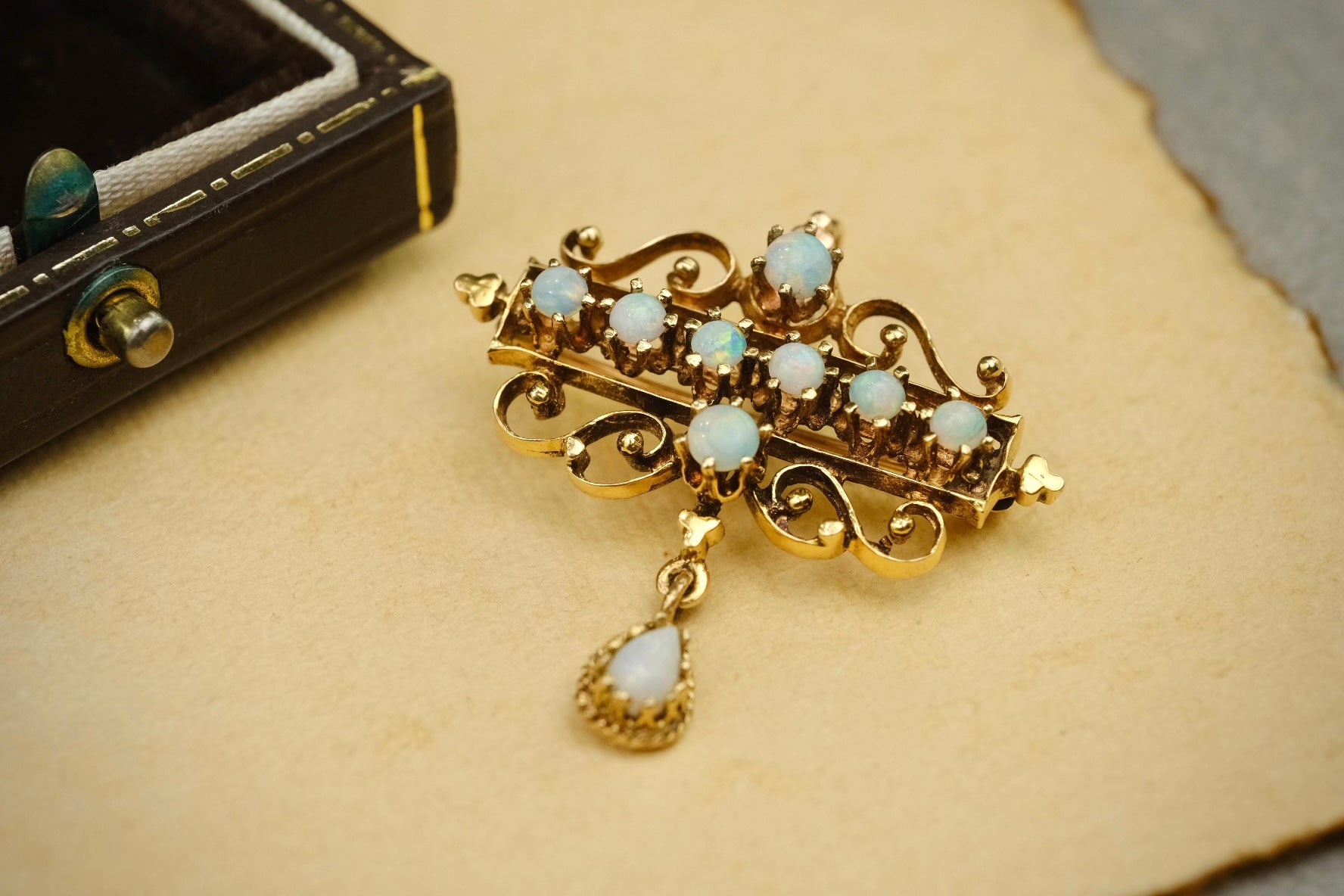 Mid-century 14K gold opal brooch and pendant convertible — image 4