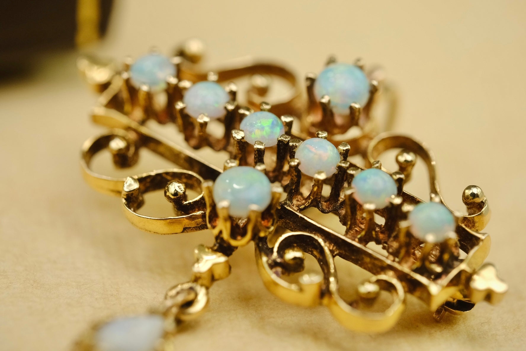 Mid-century 14K gold opal brooch and pendant convertible — image 5