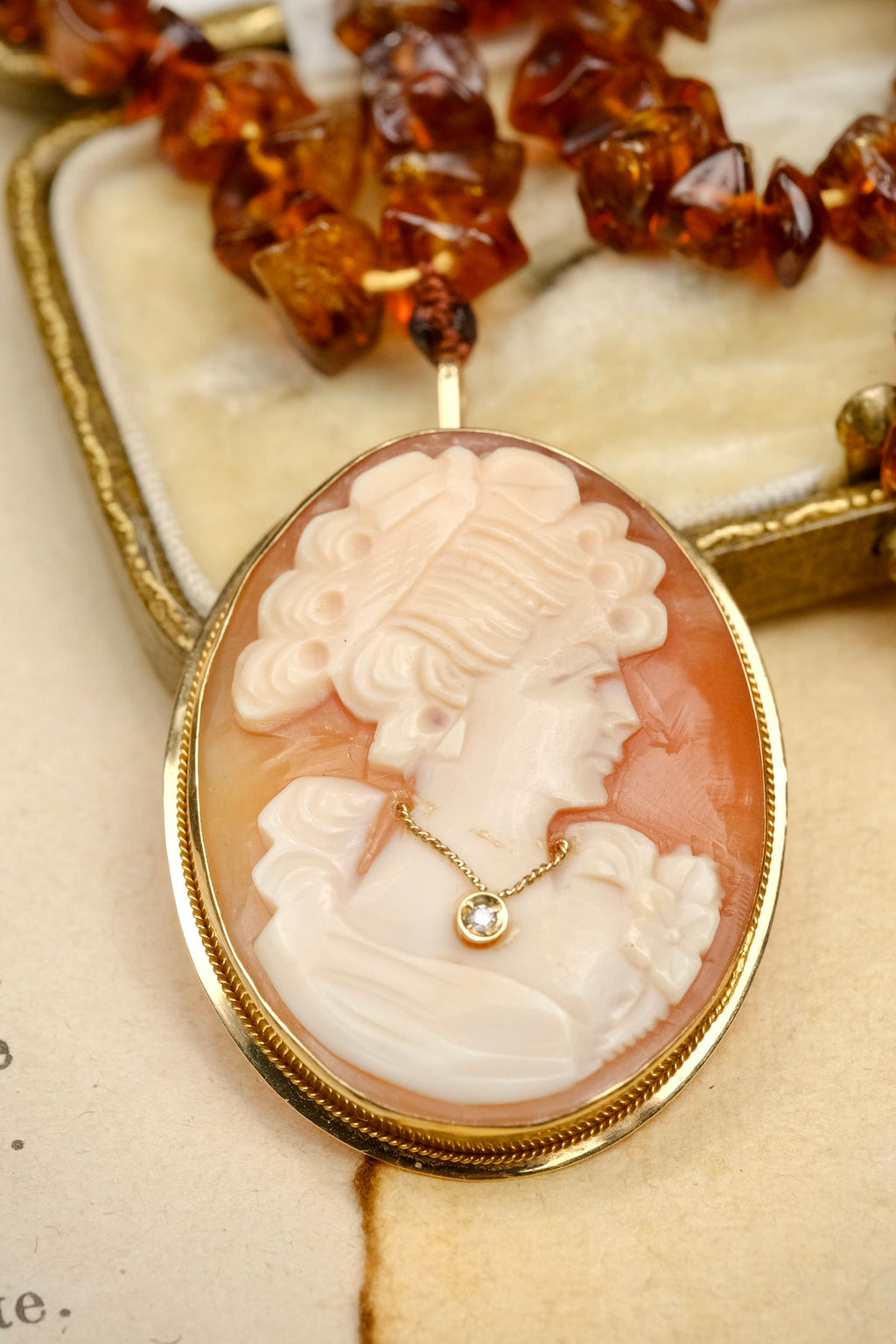 Cameo Habillé 14K gold diamond pendant brooch with Baltic amber necklace