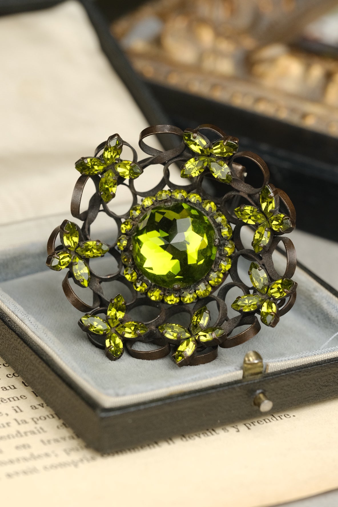 Vintage Roger Jean Pierre Depose signed Olive Green Crystal Clover Fur Clip/Brooch