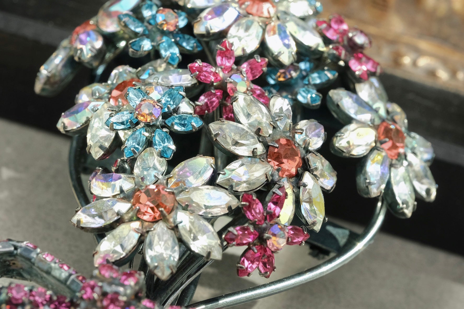 Vintage Dorothy Bauer Giant Dimensional Floral Bouquet Brooch – Aurora Borealis Rhinestones, Art Statement Piece, 16cm