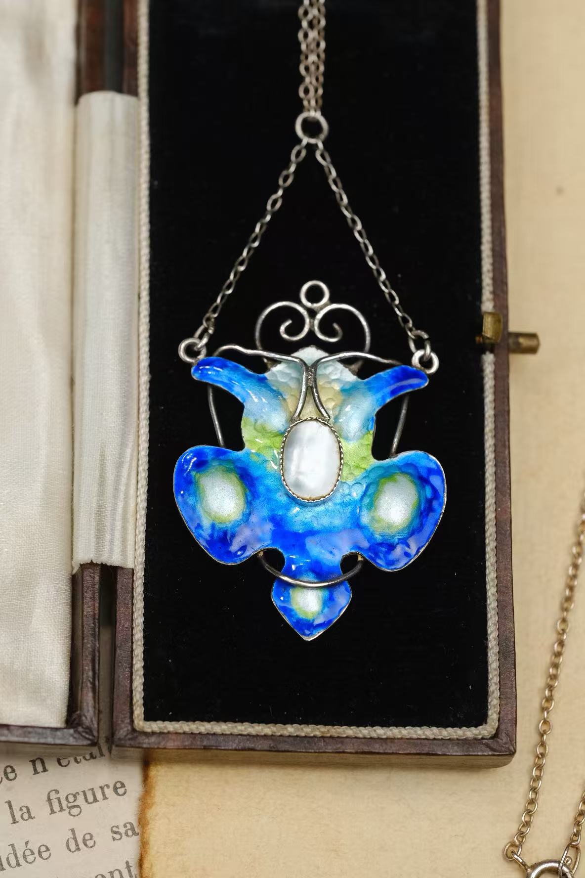 circa 1910s Arts and Crafts sterling silver enamel tulip pendant necklace front detail