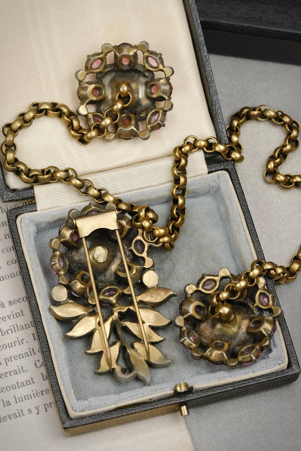 Rare 1930s Unsigned Eisenberg Original Linked Dress Adornment Set Pink Rhinestone Fur Clip