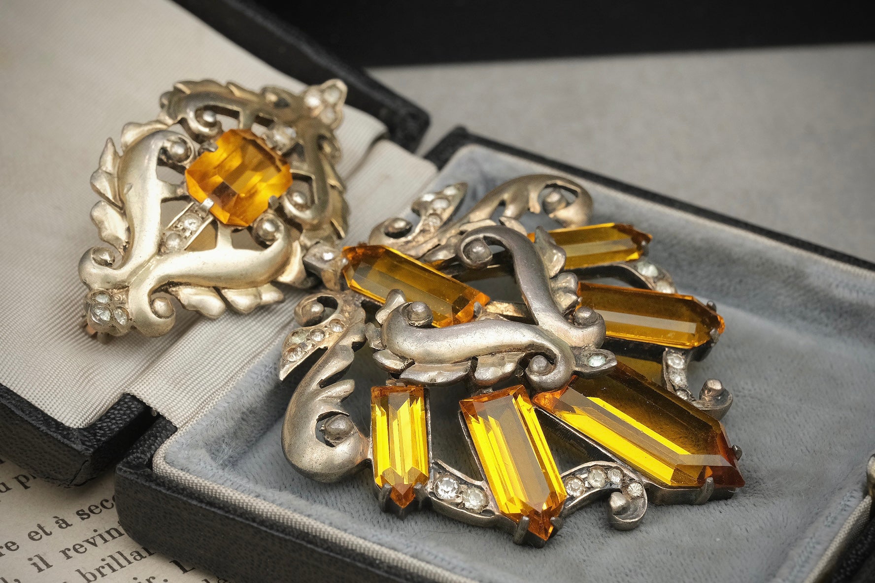 Vintage Eisenberg Original Sterling Silver Vermeil Topaz Glass Dangle Brooch