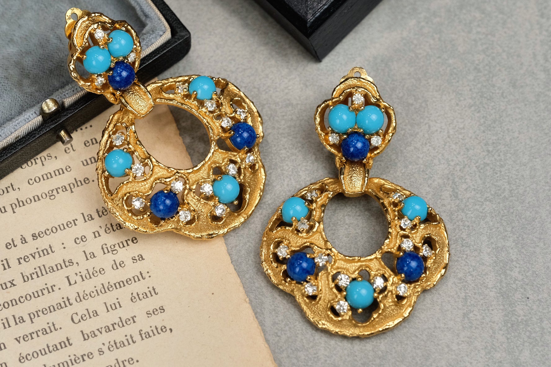 Vintage JOMAZ Joseph Mazer Moghul Jewels of India Turquoise & Lapis Colored Cabochon Clip On Earrings