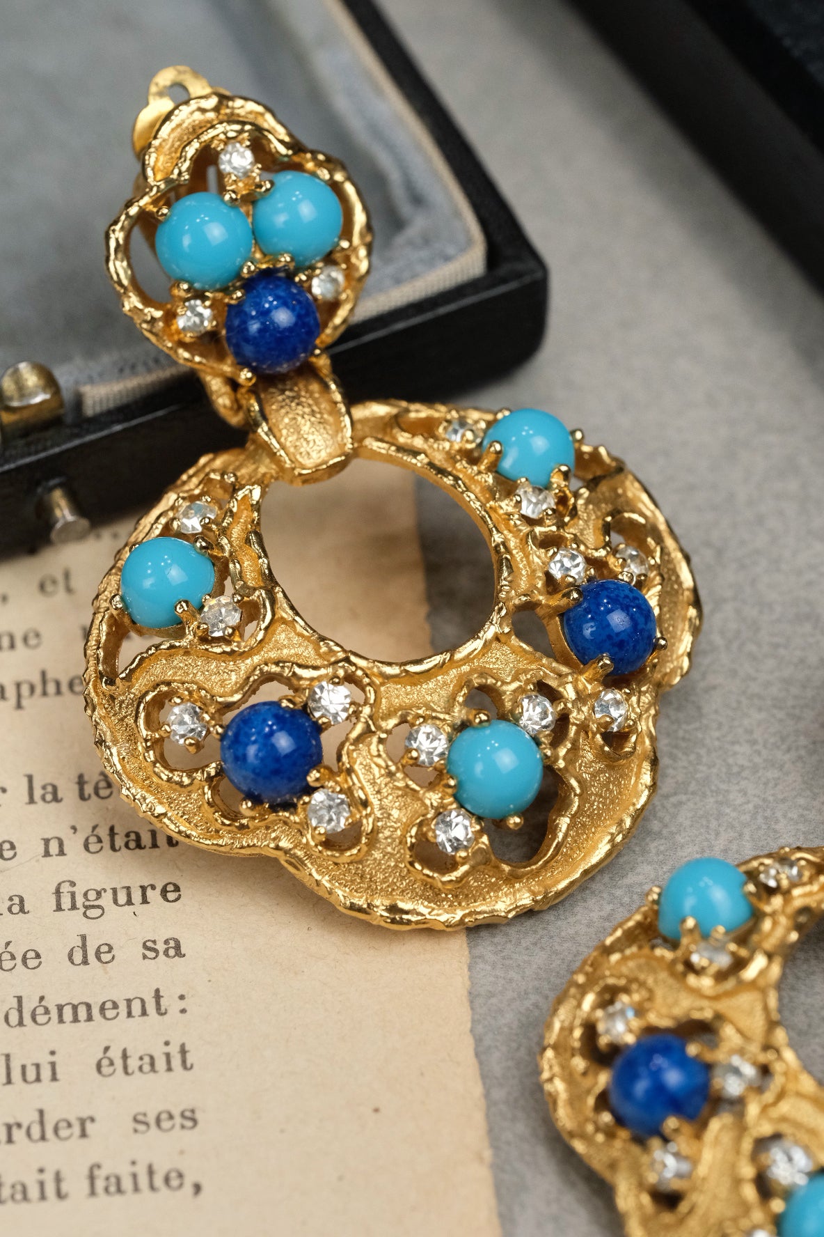 Vintage JOMAZ Joseph Mazer Moghul Jewels of India Turquoise & Lapis Colored Cabochon Clip On Earrings