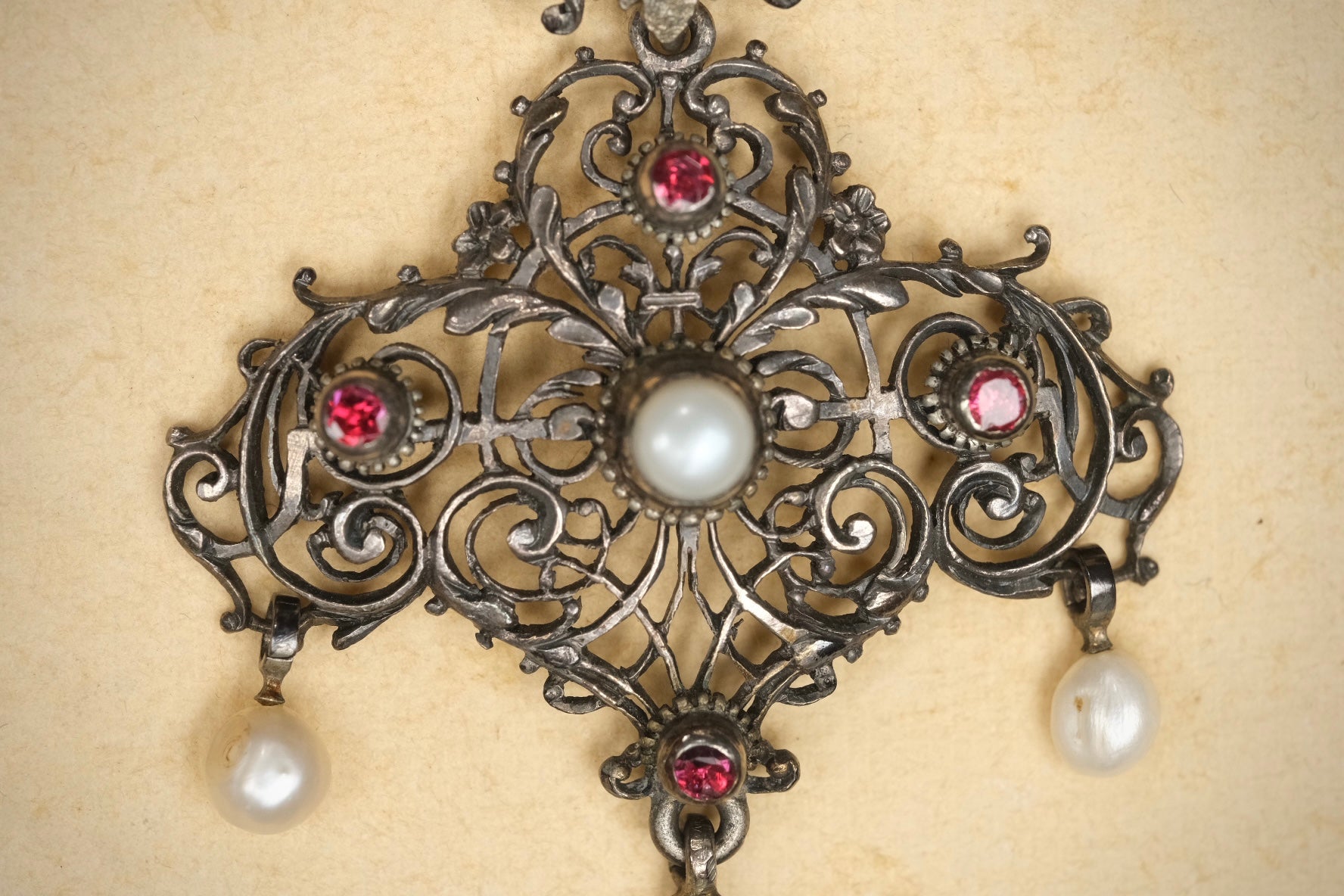 Austria-Hungary Renaissance Revival garnet and pearl necklace view 5