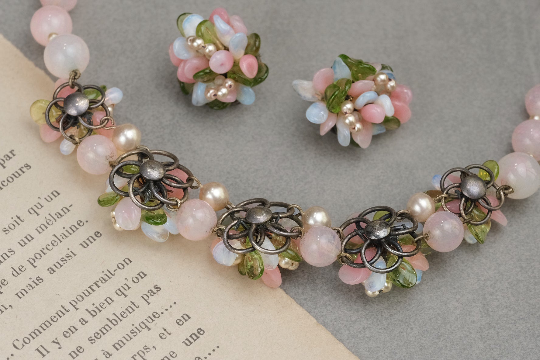 Reverse construction of the vintage glass flower necklace and earrings