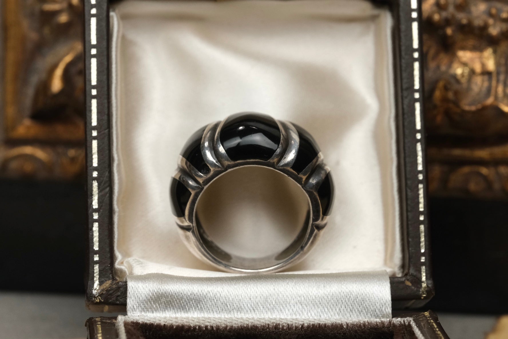 Vintage Mexican Taxco 925 sterling silver black onyx ring, back view
