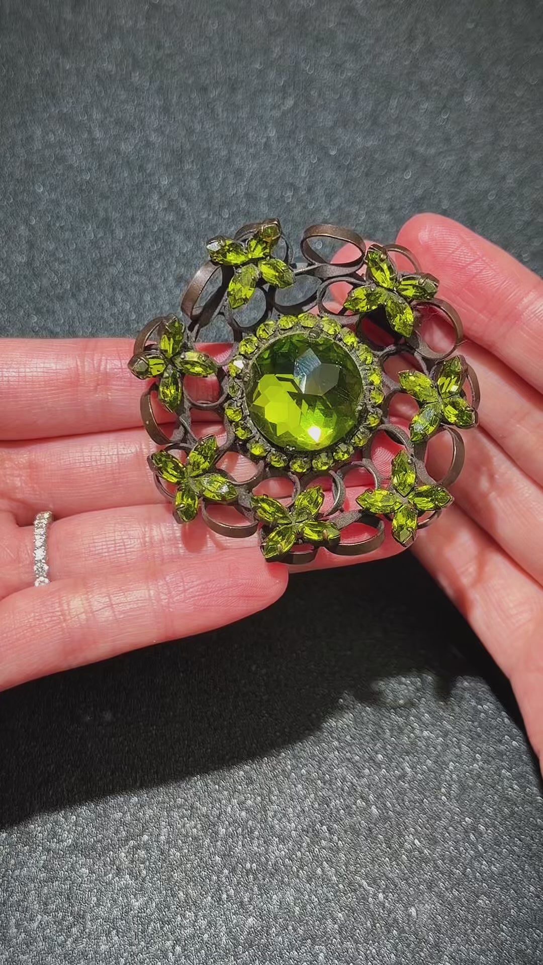 Vintage Roger Jean Pierre Depose signed Olive Green Crystal Clover Fur Clip/Brooch
